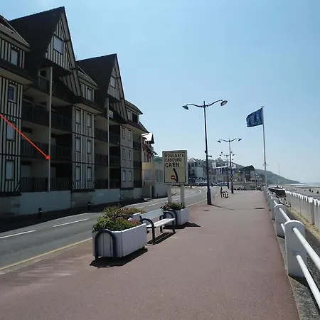 Lejlighed Grand Pour 4 Face A La Avec Parking *