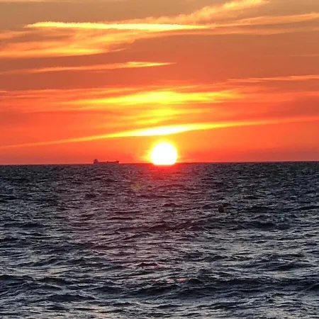 Grand Pour 4 Face A La *