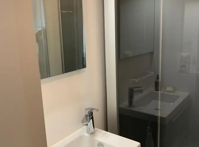 Grand Pour 4 Face A La *