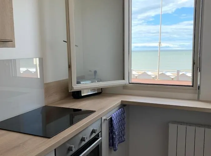 Grand Pour 4 Face A La