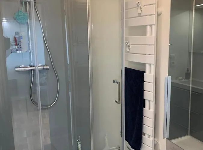 Grand Pour 4 Face A La